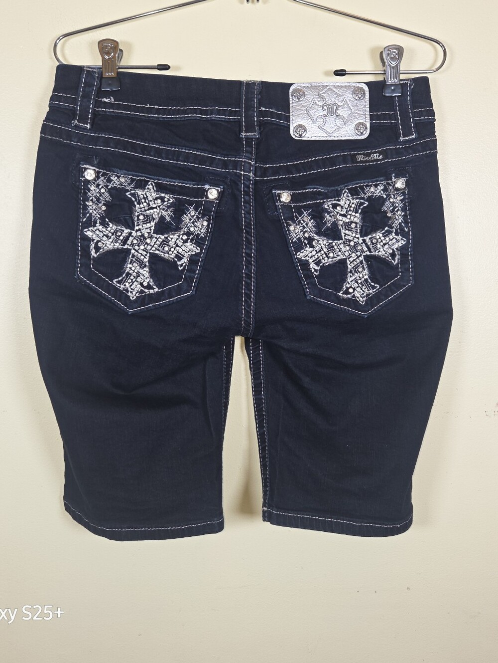 MISS ME Women's Mid Rise Easy Bermuda Size 27 Jean Shorts Embellished NWOT